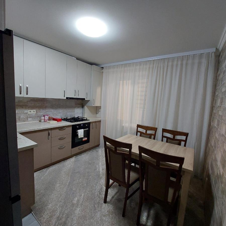 Апартаменты Apartament Lux New Кишинёв Экстерьер фото